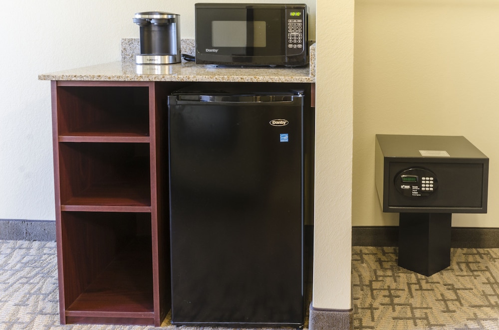 Cobblestone Inn & Suites Ord - photo 31