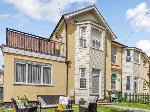 2 Bed in Shanklin 78239 in Shanklin, United Kingdom