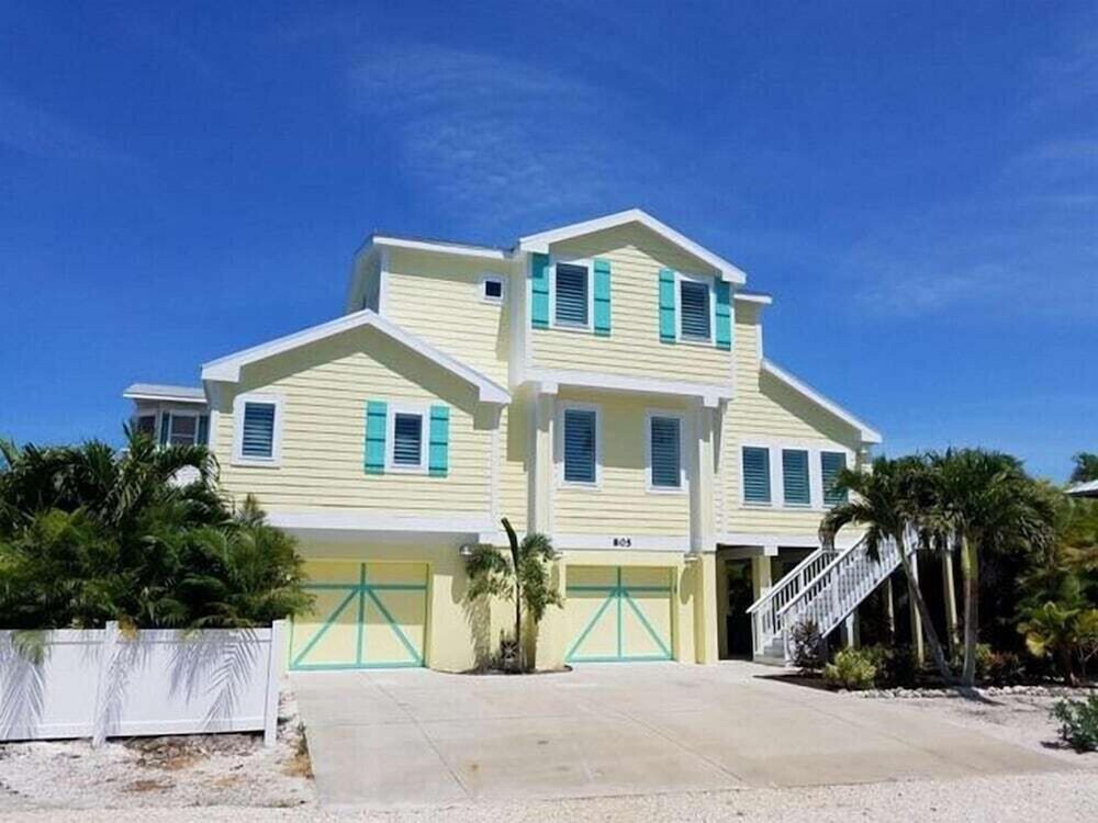 Beach Paradise — 4-Star Luxury Hotel in Anna Maria, United States