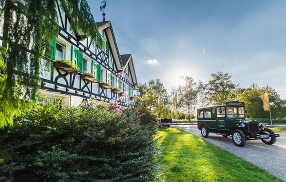 Lohmann’s Romantik Hotel Gravenberg in Langenfeld, Germany