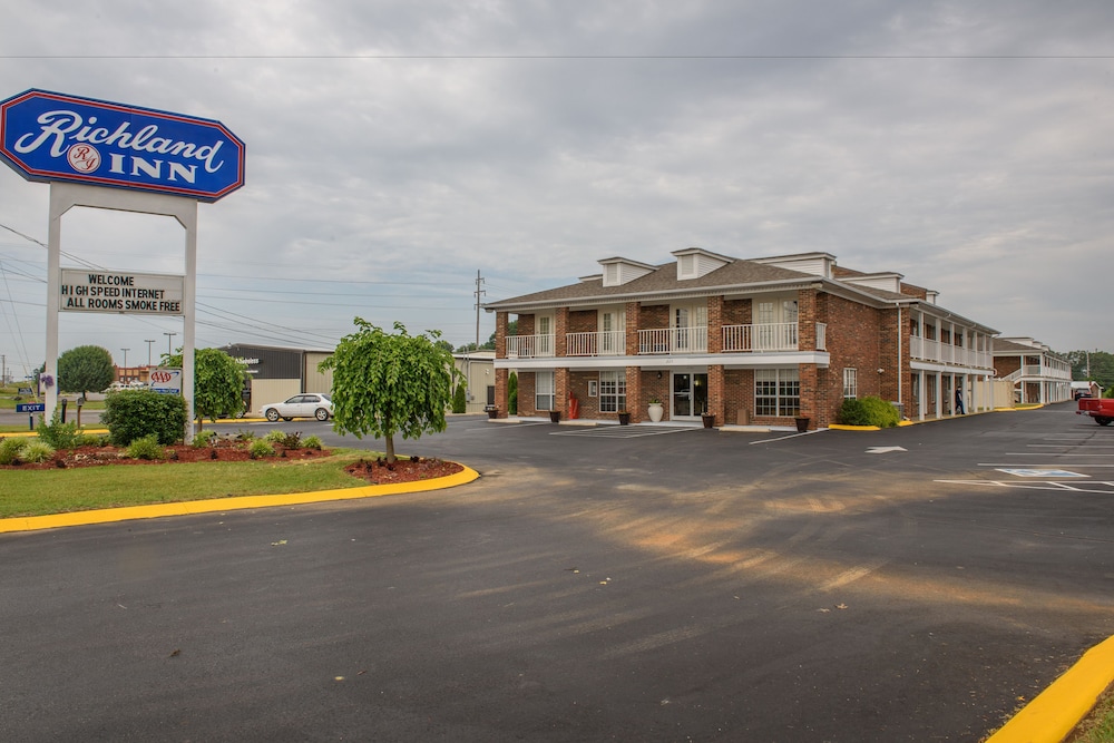Richland Inn Lawrenceburg - photo 35