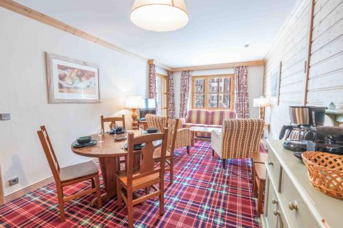 Arc 1950 2 Bed Ski In Ski Out with Stunning Views — hotel in Les Arcs