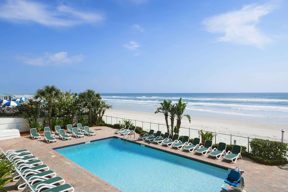 Days Inn Daytona Oceanfront