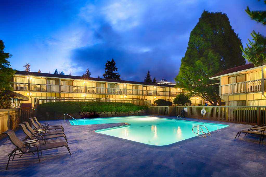 Red Lion Hotel Bellevue - photo 2