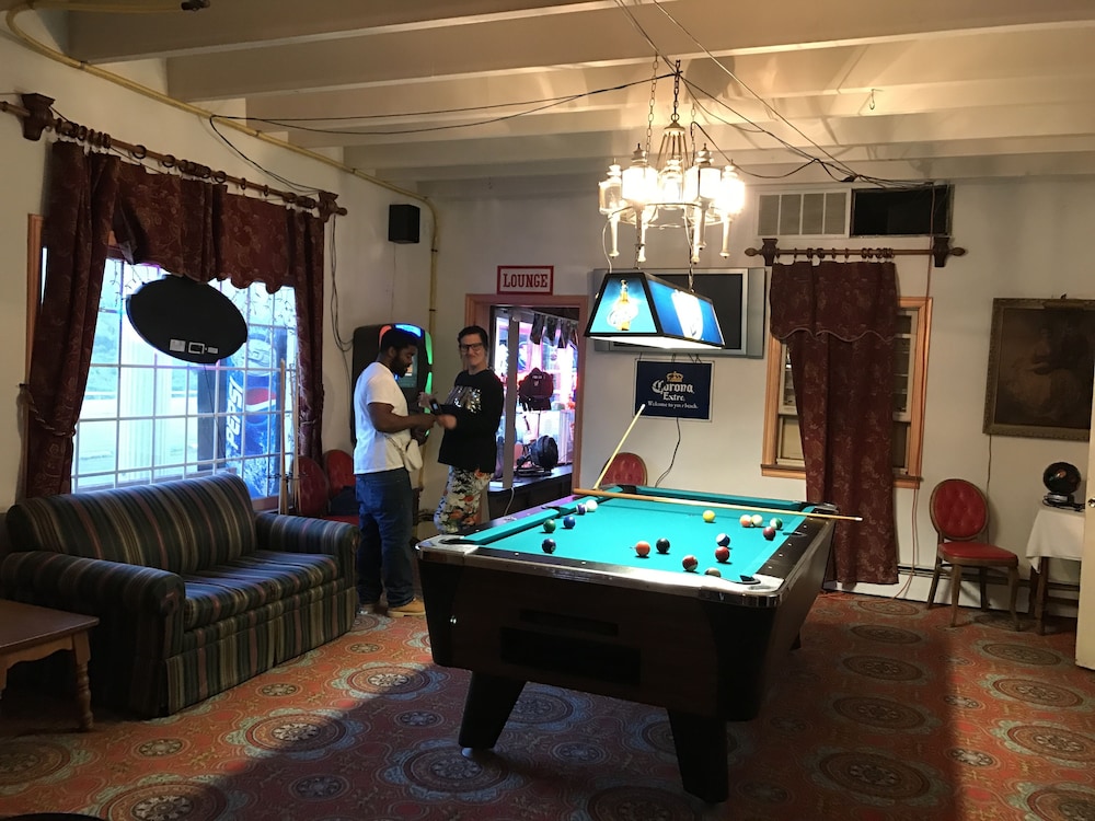 Relax Inn Altoona - photo 79
