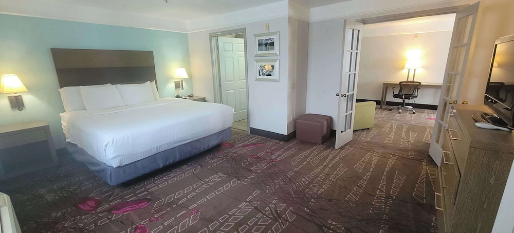 Kemah Edgewater Hotel SureStay Collection by Best Western - photo 10