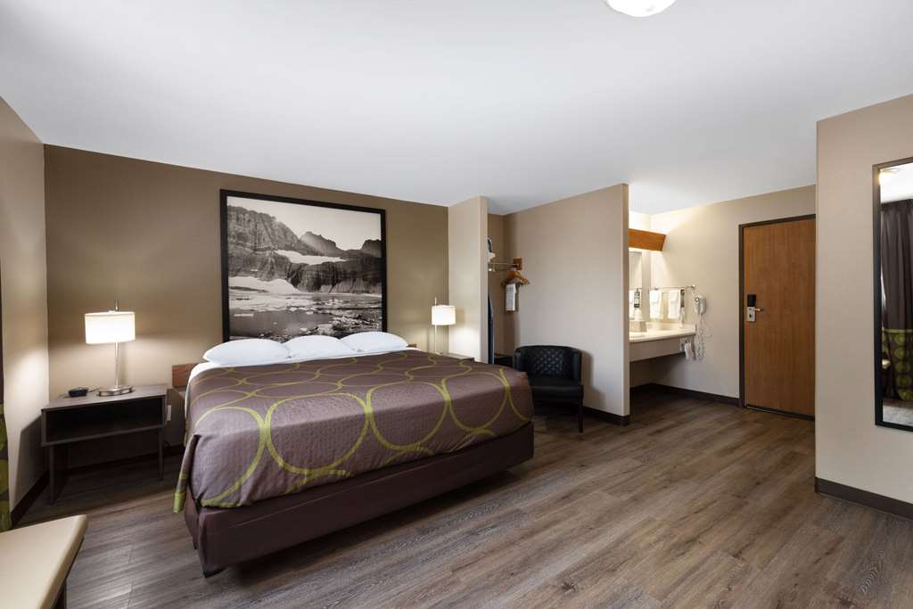 Super 8 by Wyndham Belgrade Bozeman Airport - photo 30