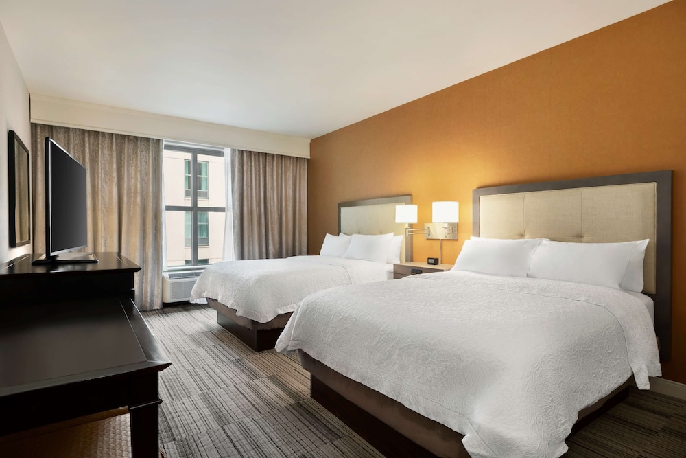 Hampton Inn & Suites Roanoke Downtown - photo 8