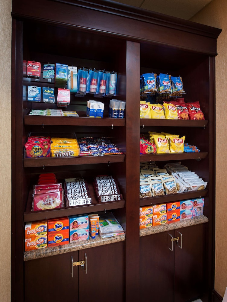 Hampton Inn Bennington - photo 32