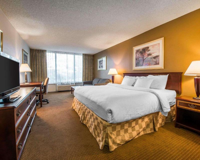 Clarion Inn And Events Center Pueblo North - photo 11