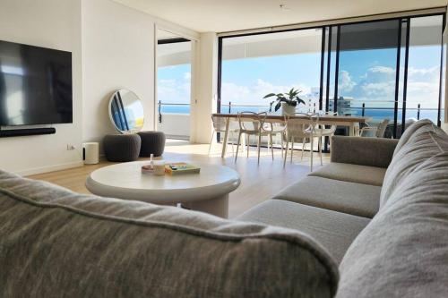 Modern luxury with breathtaking ocean views — 4-Star Luxury Hotel in Gold Coast, Australia