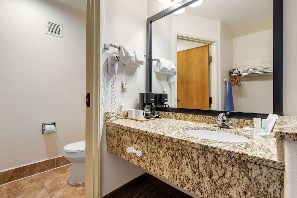 Quality Inn & Suites Limon - photo 34