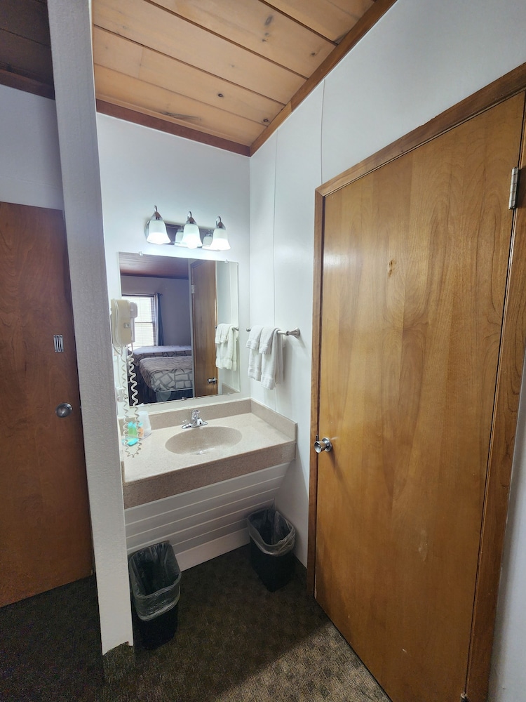 Lantern Motel - photo 35