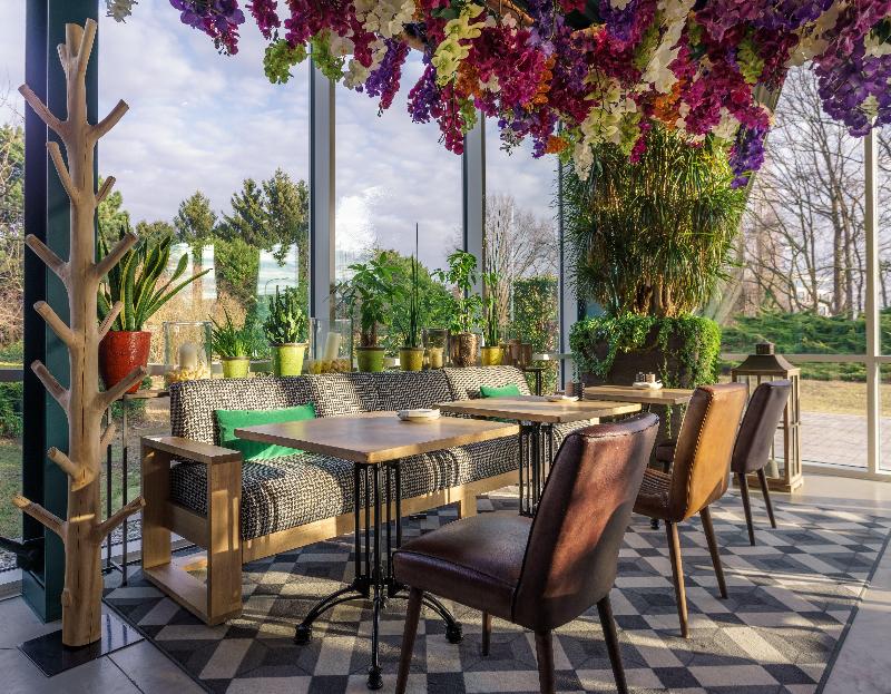 Holiday Inn Brussels Airport by IHG — 4-Star Luxury Hotel in Machelen, Belgium
