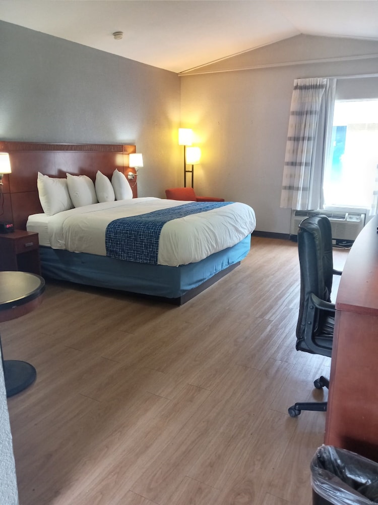 Travelodge by Wyndham Petersburg - photo 10