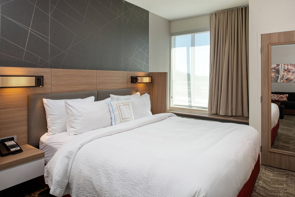 Springhill Suites Kansas City Northeast - photo 9