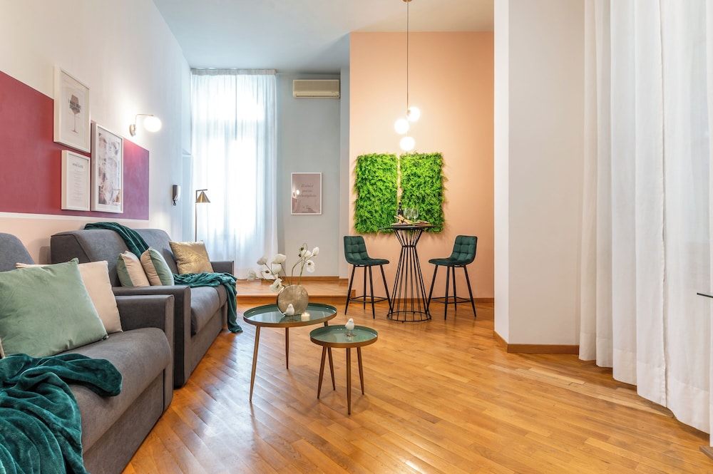 Wine Apartments Florence Moscato — 4-Star Luxury Hotel in Florence, Italy