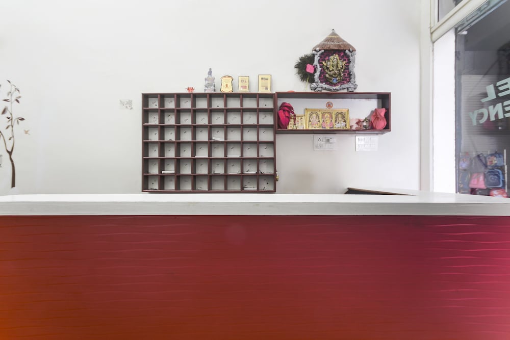 Oyo 47565 Hotel Cm Residency — Raichur