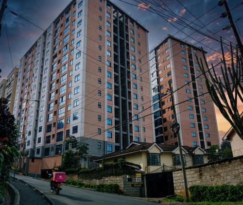 Elegant 2 BR Apartment Kileleshwa Free Netflix Parking Superfast WIFI Views of Arboretum