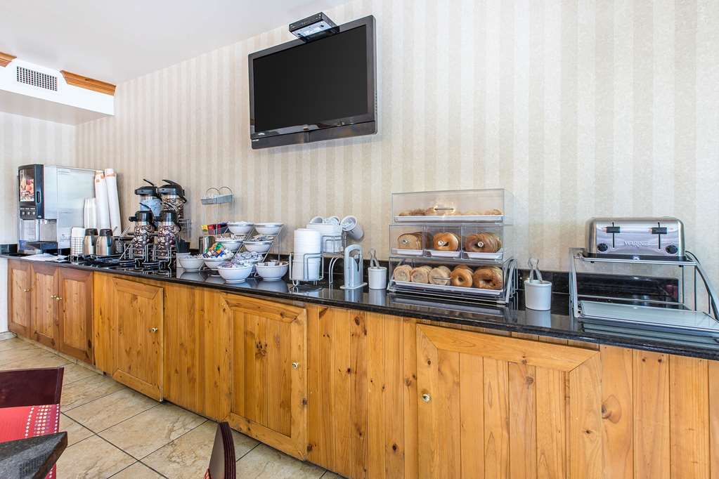 Comfort Suites Summit County - photo 24
