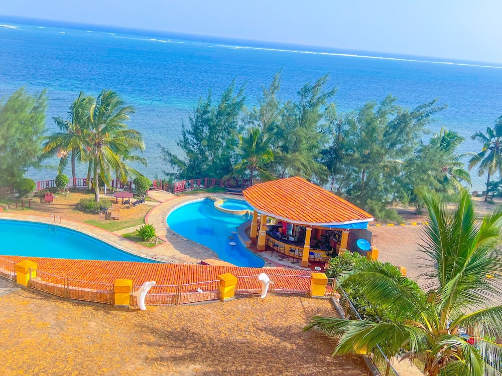 Royal Beachfront Apartments — 4-Star Luxury Hotel in Mombasa, Kenya