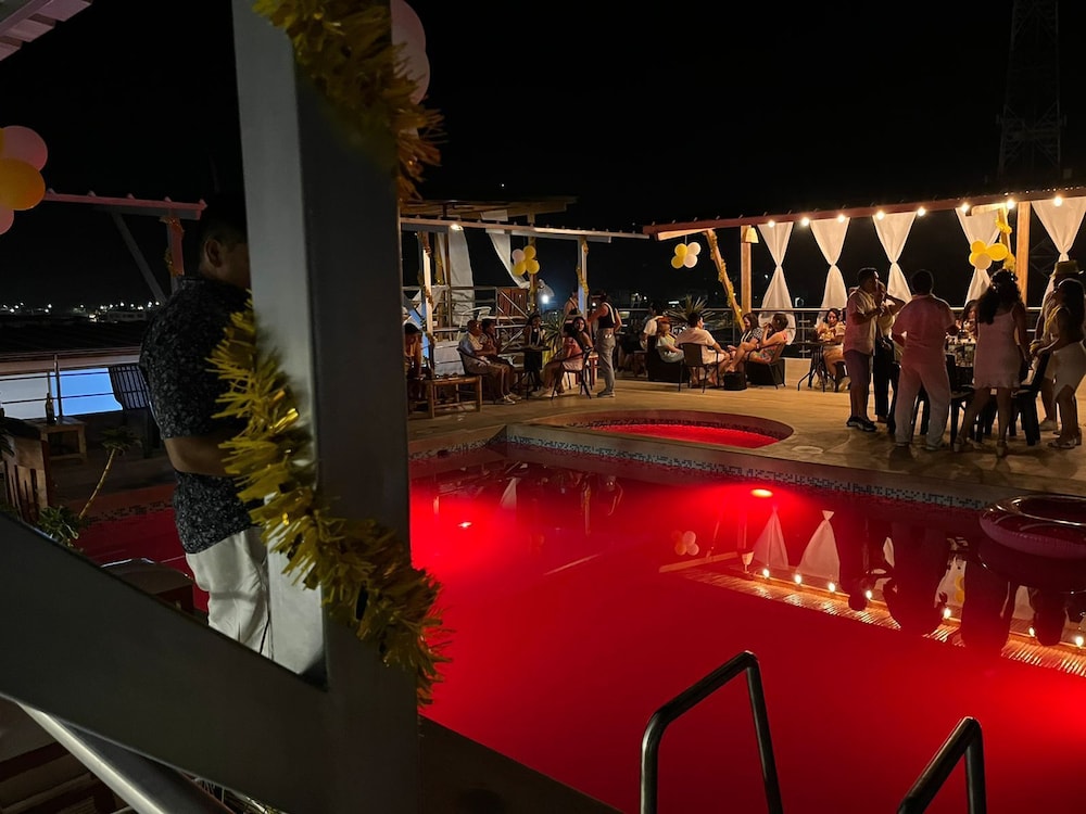 Hotel El Gran Caiman in Mancora, Peru