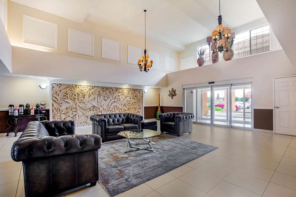 La Quinta Inn & Suites by Wyndham Fowler - photo 15
