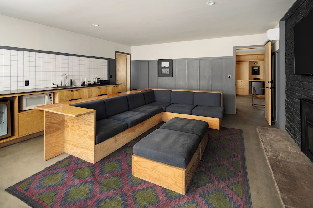 The Coachman Hotel - photo 58