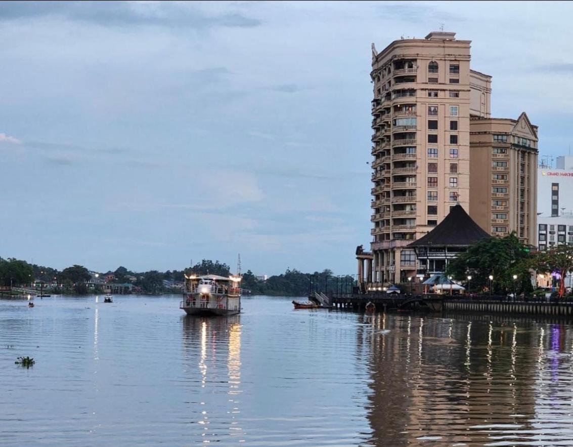 Riverview Home @Waterfront KCH — 4-Star Luxury Hotel in Kuching, Malaysia