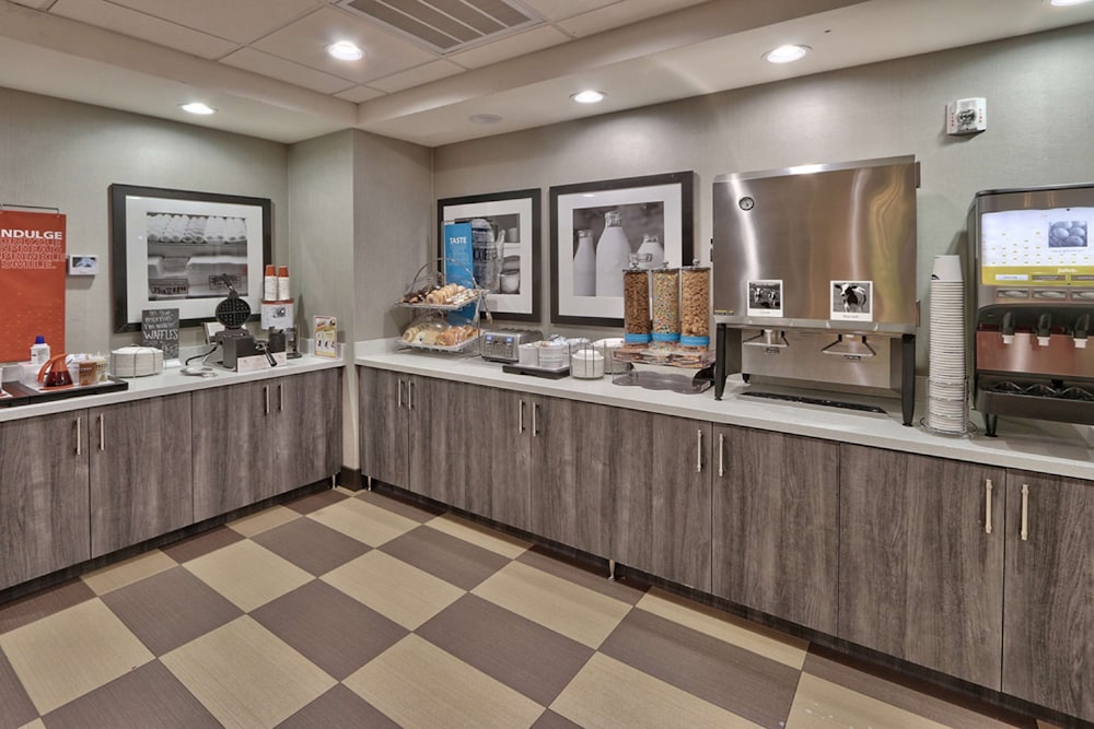 Hampton Inn & Suites Guthrie - photo 35