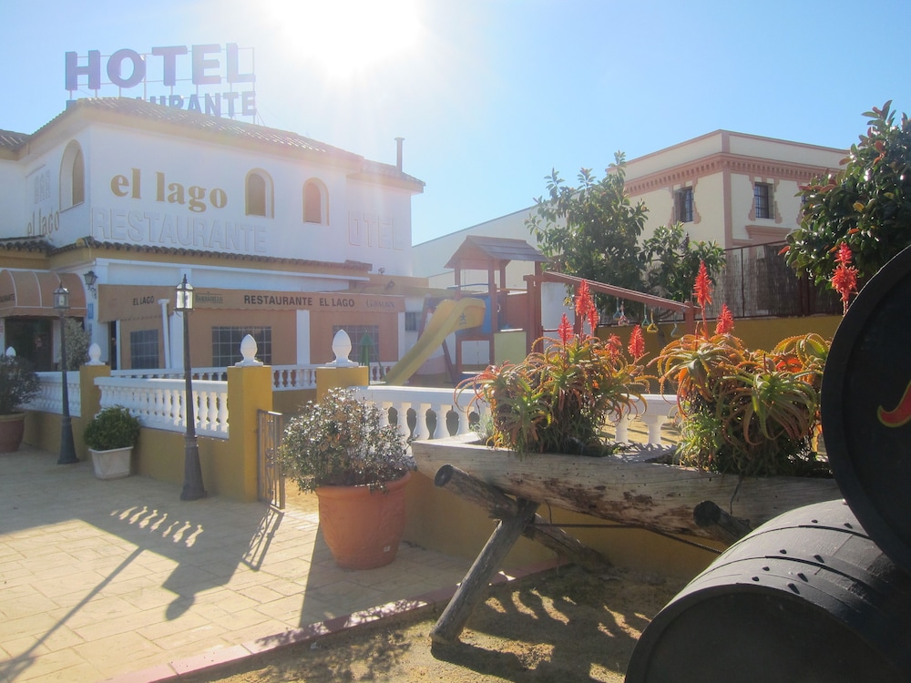 Hotel Restaurante El Lago — hotel in Arcos De La Frontera