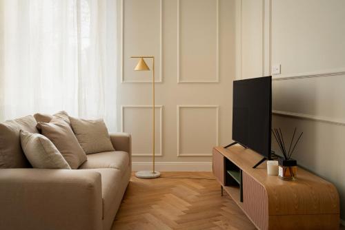Nabila Apartment — 4-Star Luxury Hotel in Milan, Italy
