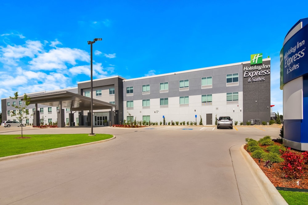 Holiday Inn Express & Suites Springdale Fayetteville Area - photo 55