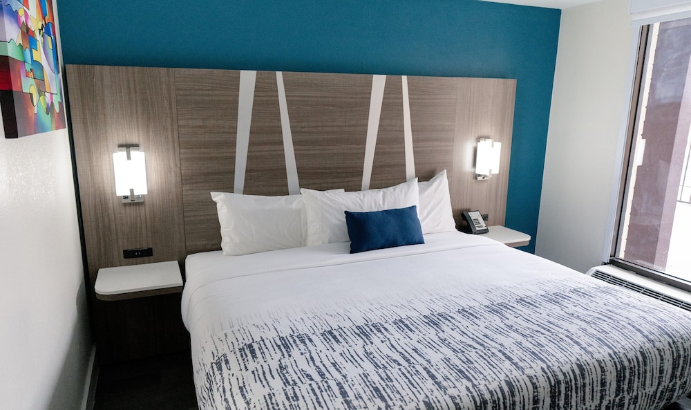 Baymont Inn & Suites by Wyndham Chattanooga - photo 6