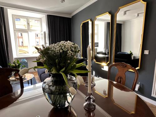 Main Square Apartments Sylvi — 4-Star Luxury Hotel in Krakow, Poland