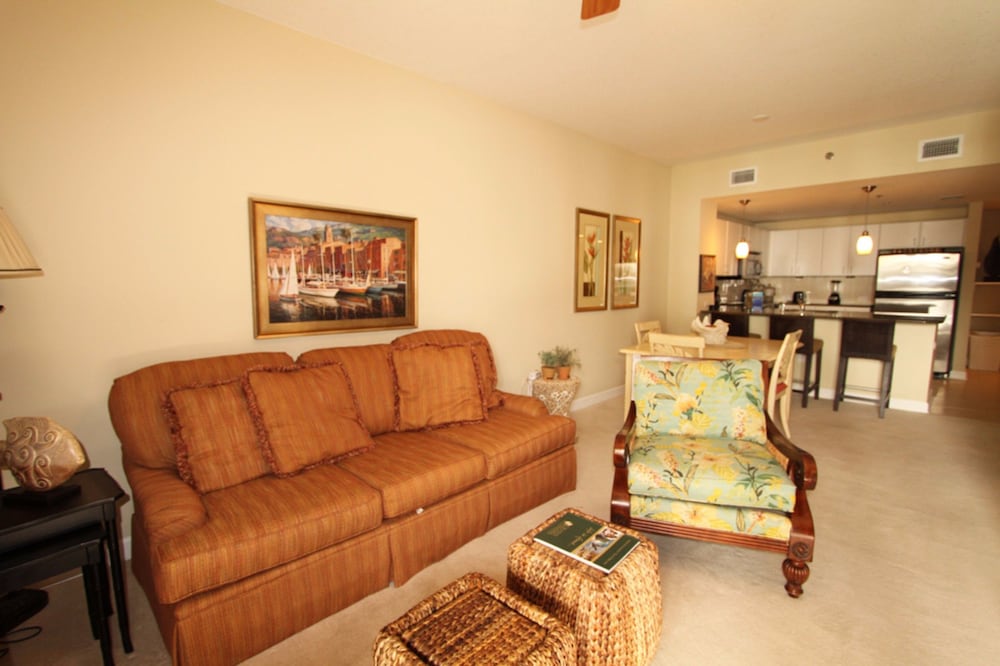 Grand Panama Beach Resort by Emerald View Resorts - photo 12