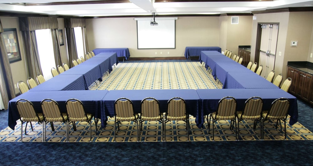 Hampton Inn Olathe - photo 43
