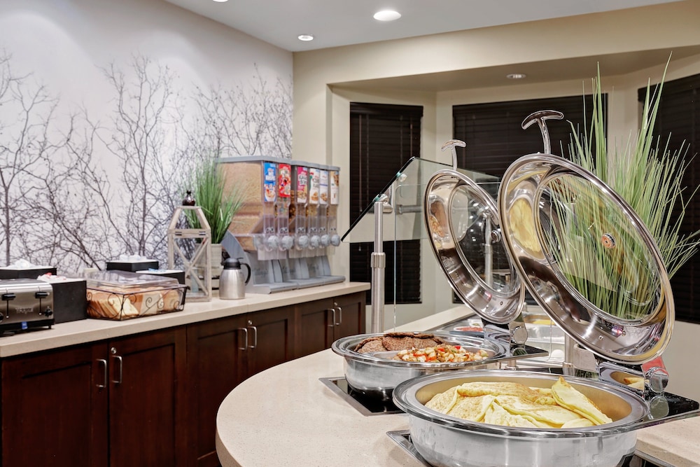 Staybridge Suites Washington D.C. Greenbelt IHG - photo 36