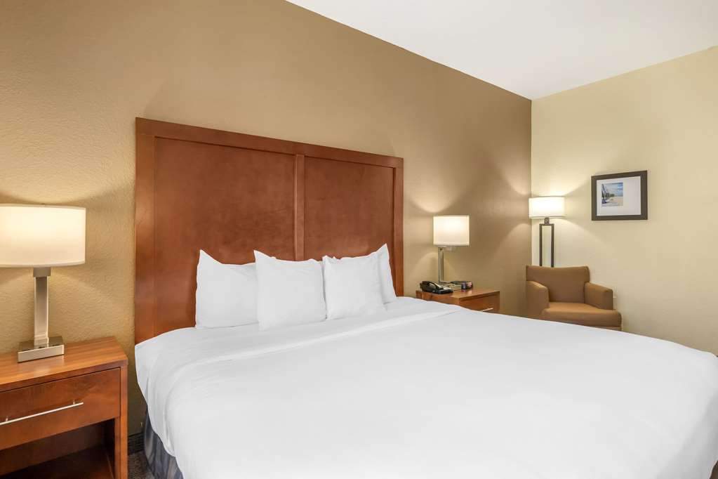 Comfort Inn & Suites Northeast Gateway - photo 14