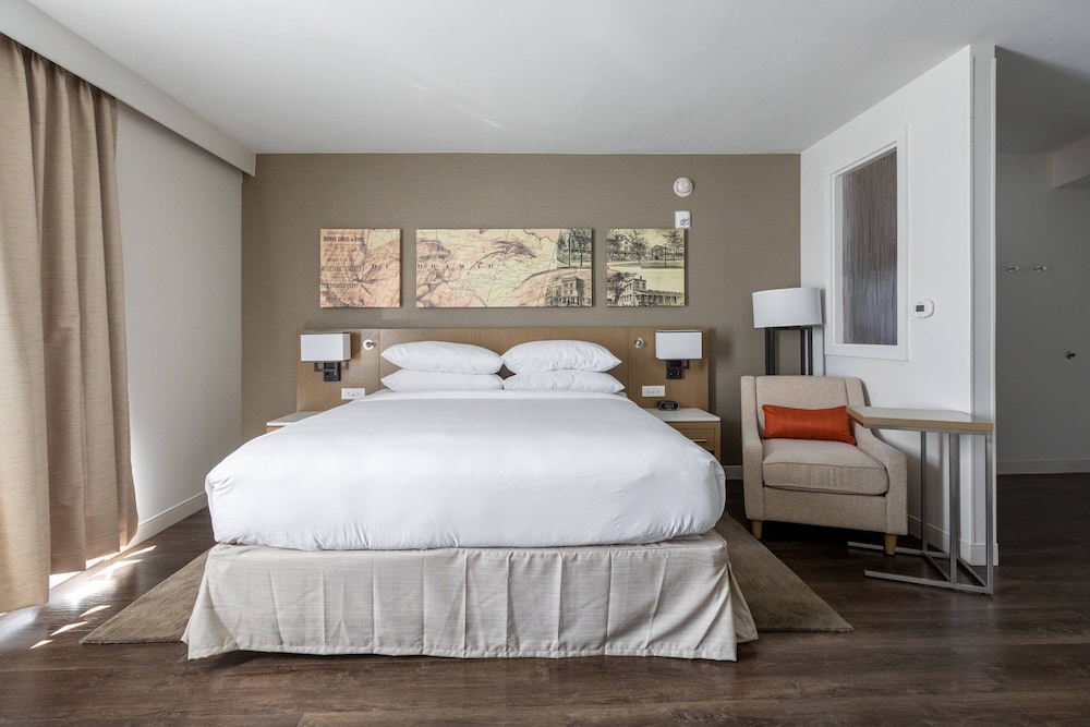 Delta Hotels by Marriott Raleigh Durham at Research Triangle Park - photo 11