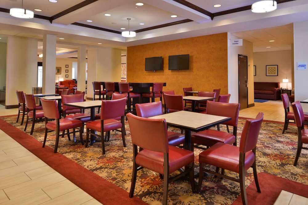 Holiday Inn Express Hotel & Suites Pittsburg by IHG - photo 60
