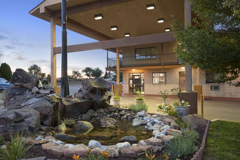 Days Inn by Wyndham Cortez - photo 3