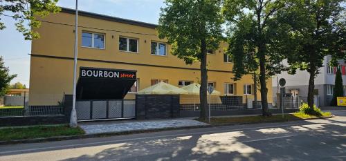 Brasna Apartments Kupalisko — 4-Star Luxury Hotel in Nove Zamky, Slovakia