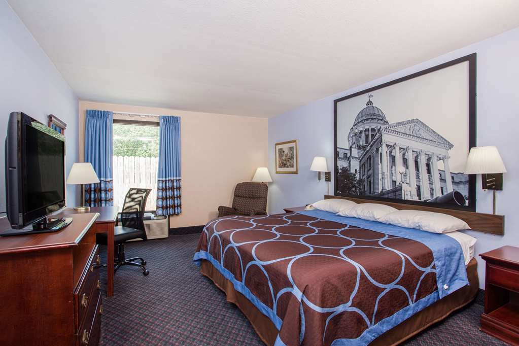 Super 8 by Wyndham Indianola - photo 7