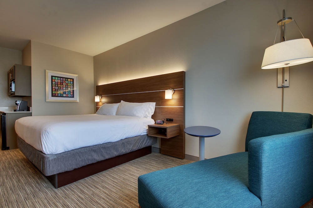 Holiday Inn Express Hotel & Suites Vernon College Area by IHG - photo 18