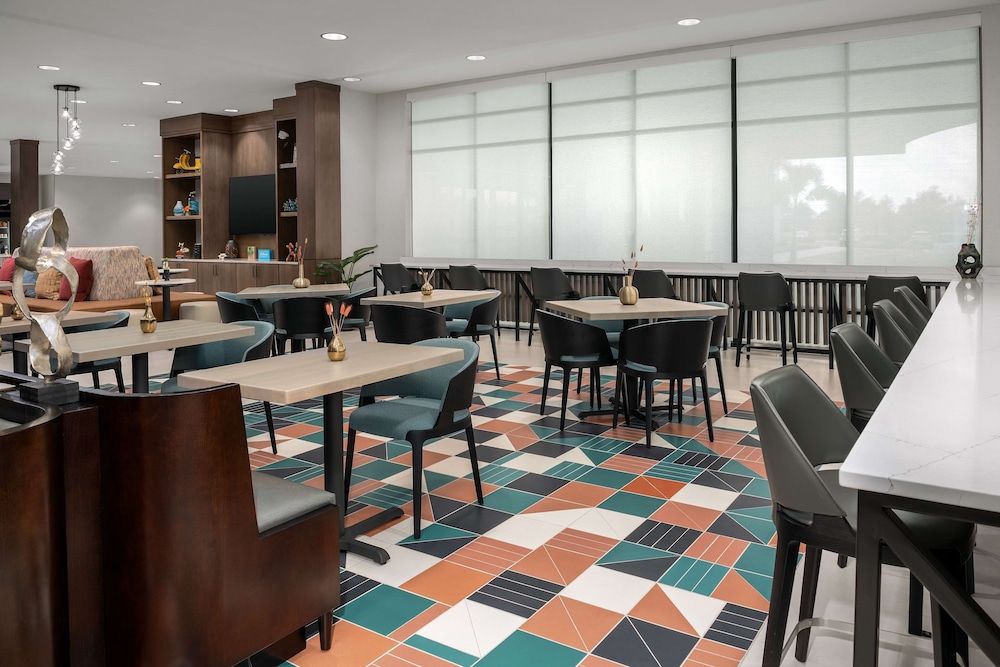 Home2 Suites by Hilton Orlando Southeast Nona - photo 2