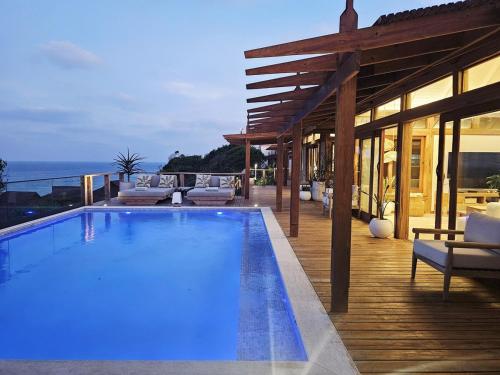 Aloha 28 - carbon neutral hotel in Unknown City