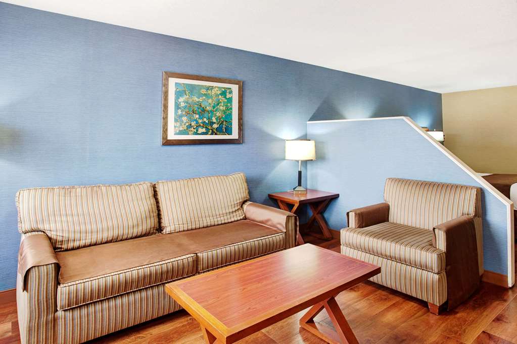 Travelodge by Wyndham Culver City - photo 25