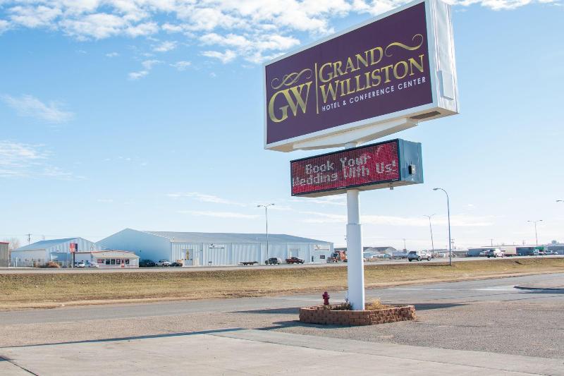 Grand Williston Hotel & Conference Center - photo 2