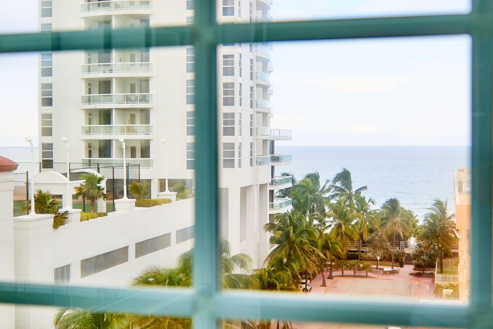 Ocean Spray Hotel - photo 59